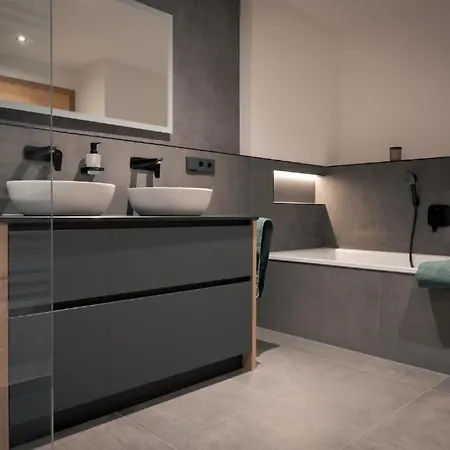 Moariga Alpinlodge جارمش بارتنكيرشن